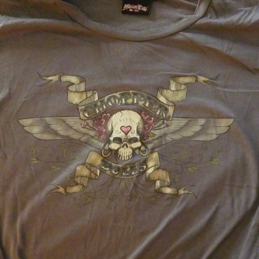 Grey short sleeve tee